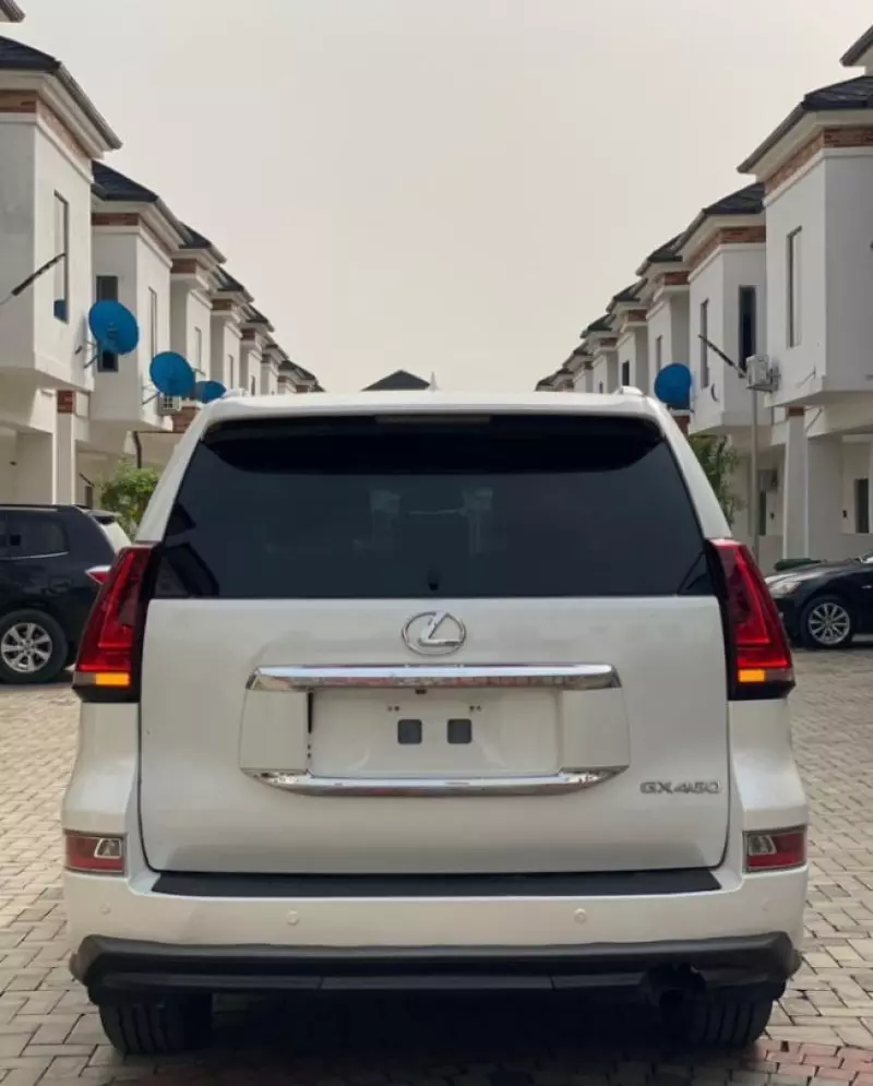Lexus GX   - 2011