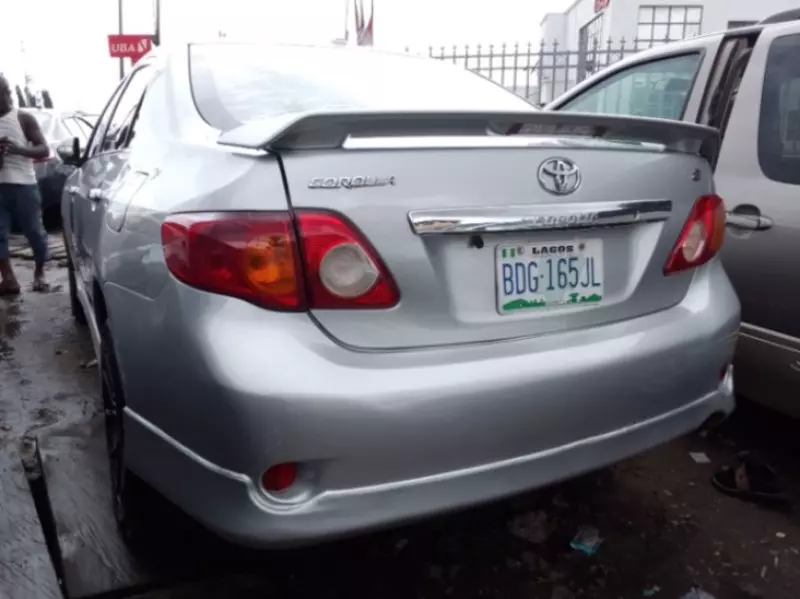 TOYOTA Corolla   - 2010