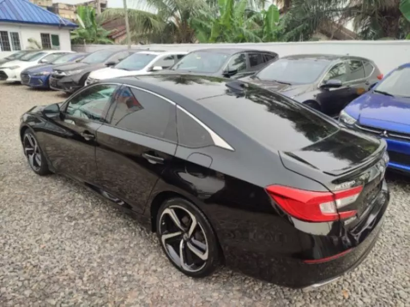 Honda Accord   - 2021