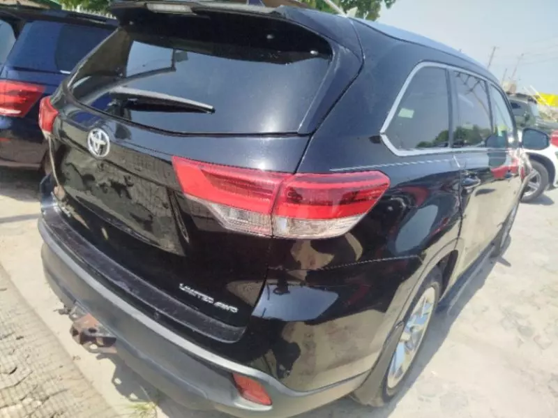 TOYOTA Highlander   - 2015
