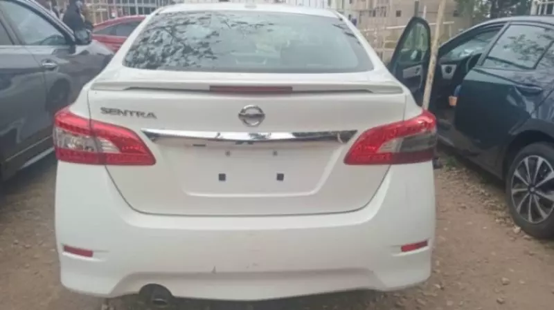 Nissan Sentra   - 2015