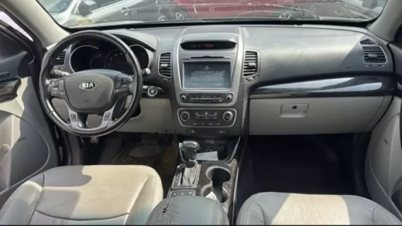 KIA Sorento   - 2013