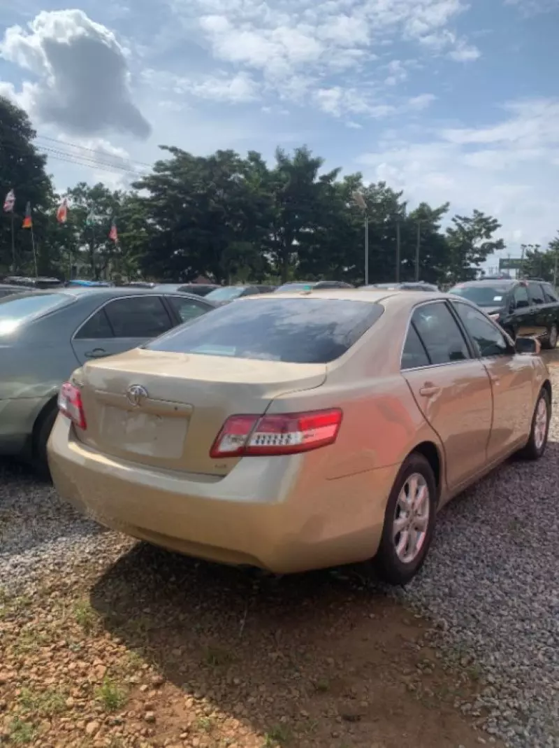 TOYOTA Camry   - 2011
