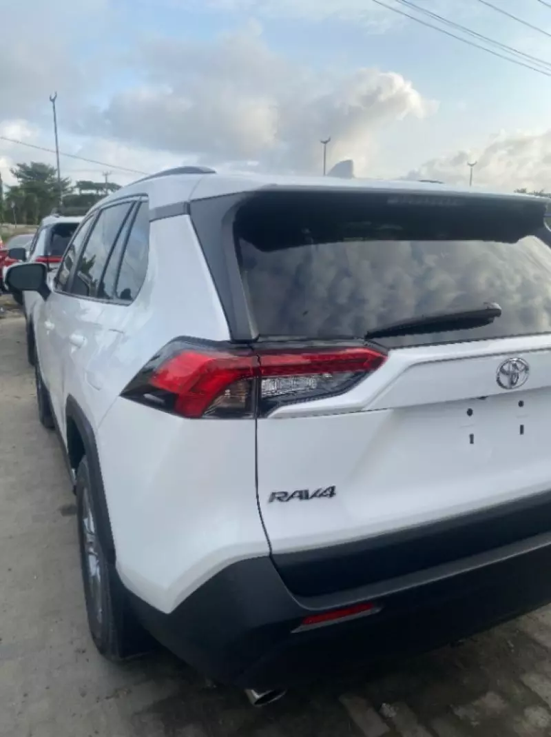 Toyota RAV 4   - 2022