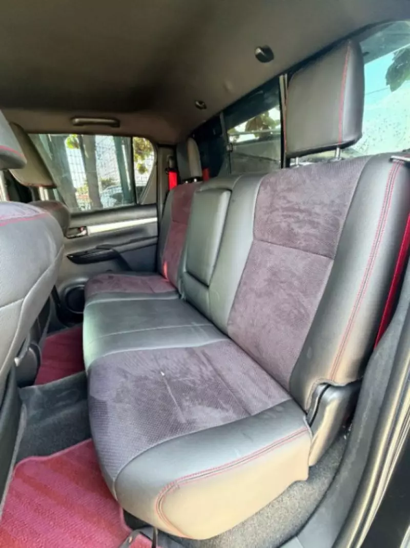 Toyota Hilux   - 2020