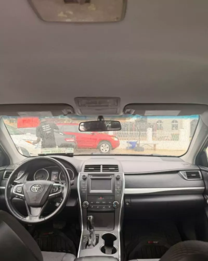 Toyota Camry   - 2016