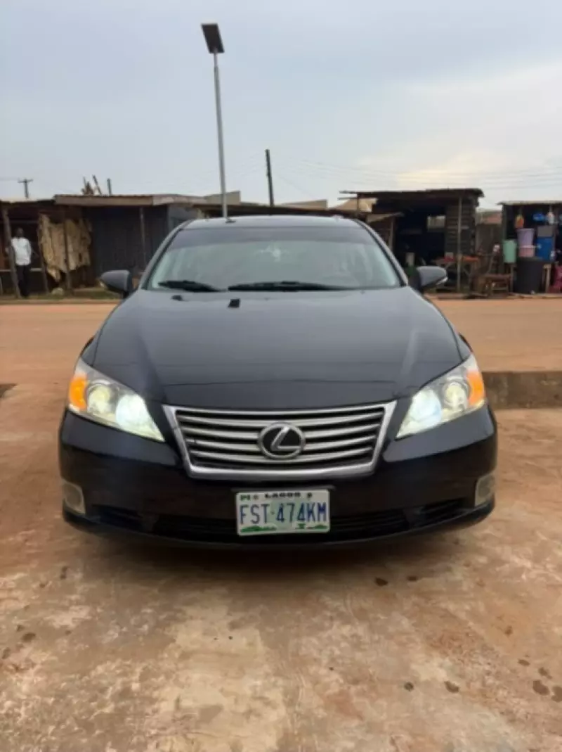 Lexus ES   - 2010
