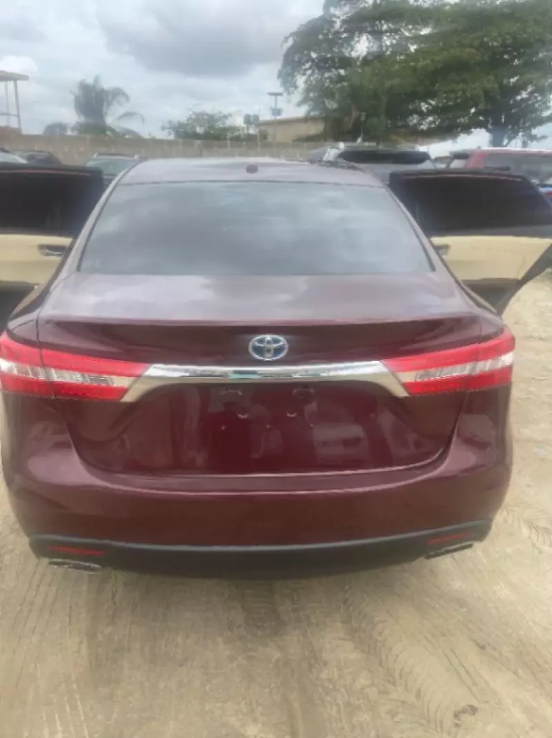 TOYOTA Avalon   - 2013