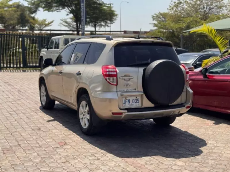 Toyota RAV 4   - 2009