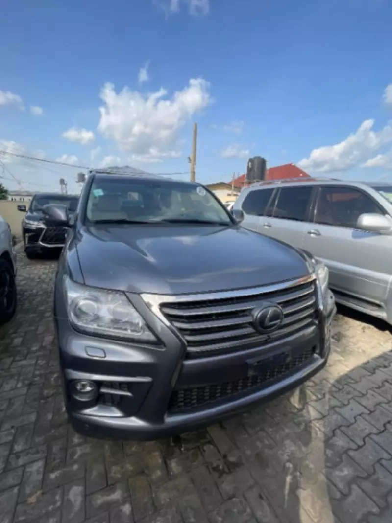 Lexus LX 570   - 2015
