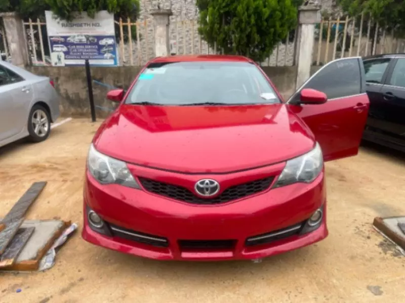 Toyota Camry - 2014