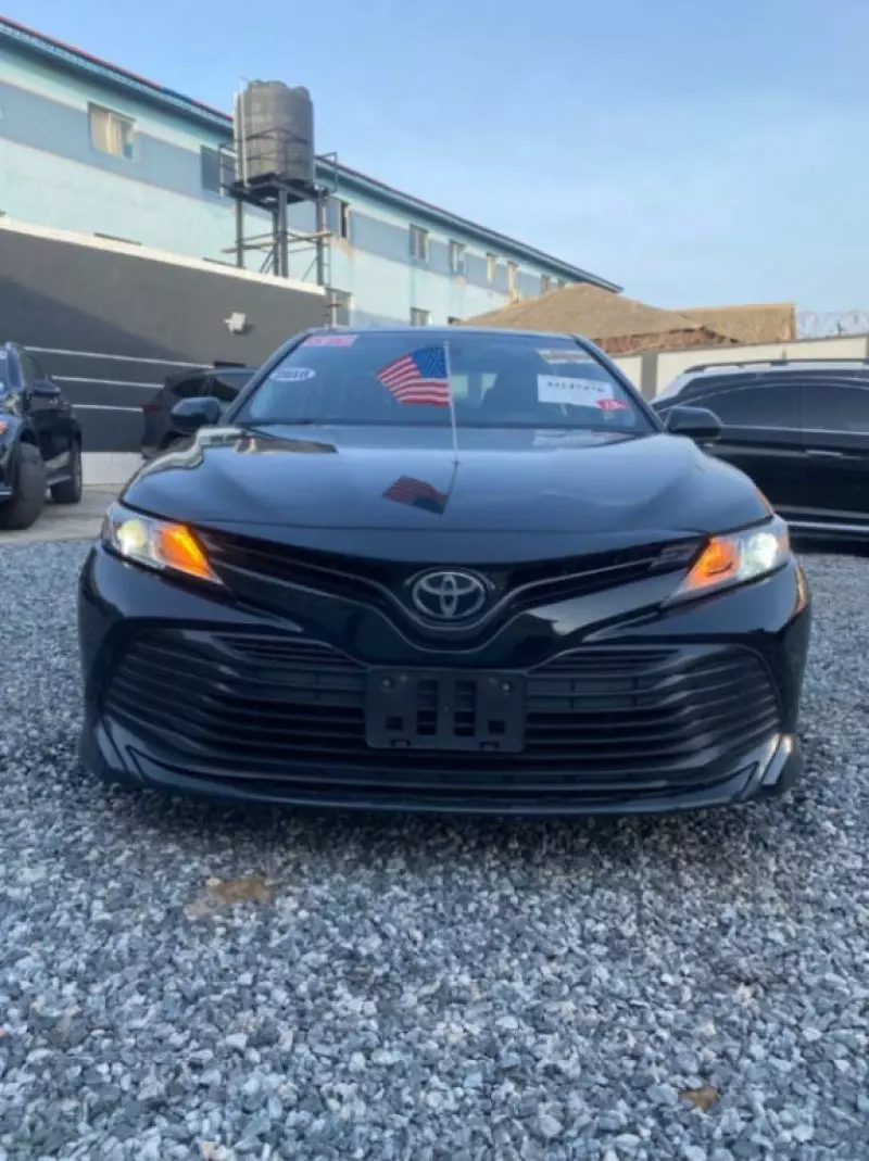 Toyota Camry   - 2018