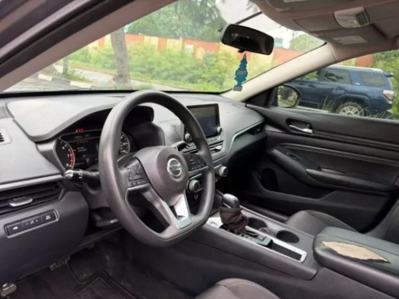 Nissan Altima   - 2019