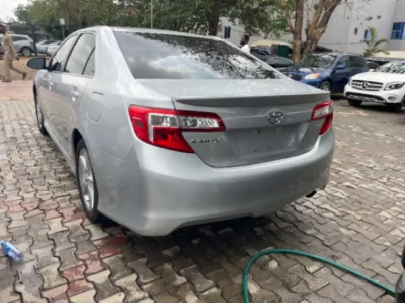 Toyota Camry - 2012