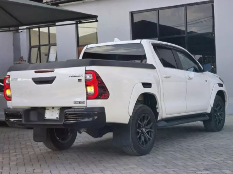 TOYOTA Hilux - 2022