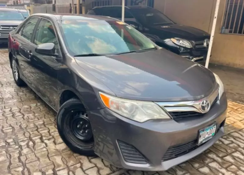 Toyota Camry   - 2014