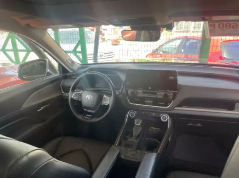 Toyota Grand Highlander   - 2024