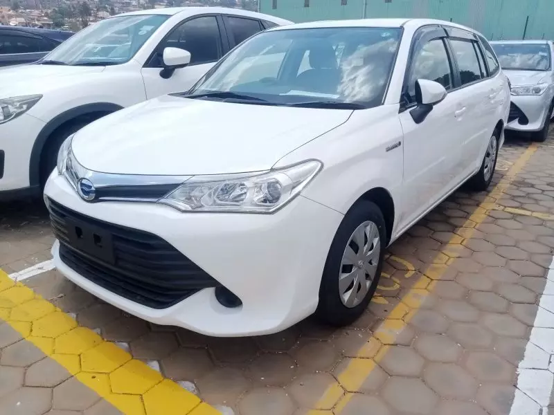 Toyota Fielder hybrid    - 2016