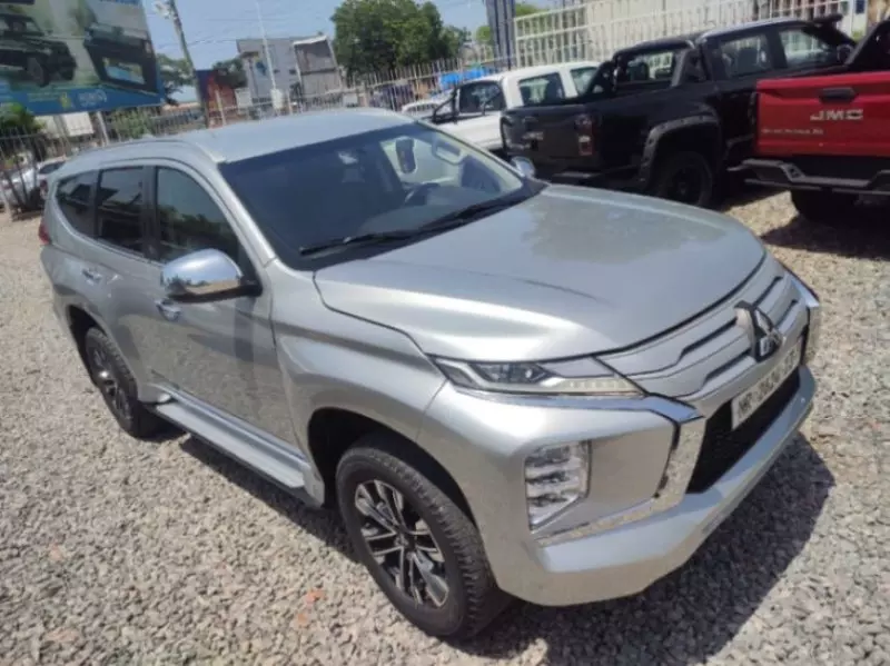 Mitsubishi Pajero Sport   - 2023