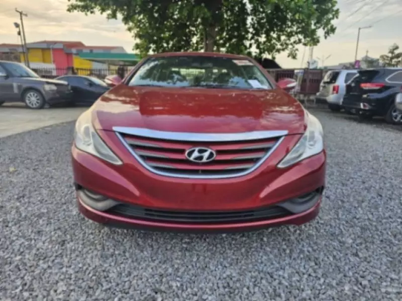 Hyundai Sonata   - 2014