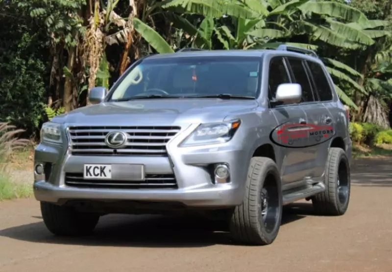 Lexus LX   - 2011