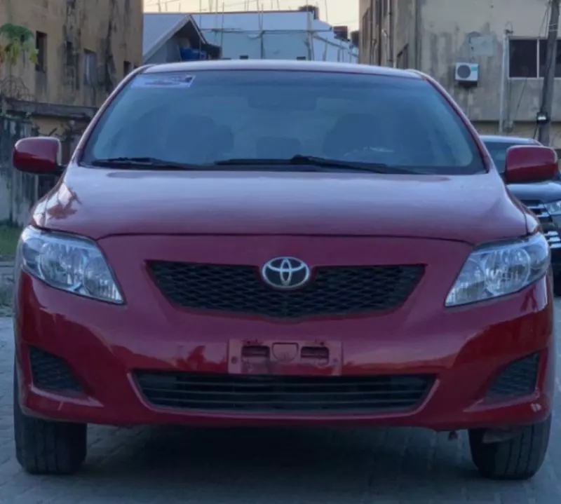 Toyota Camry   - 2012
