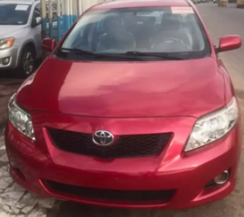 TOYOTA Corolla   - 2010
