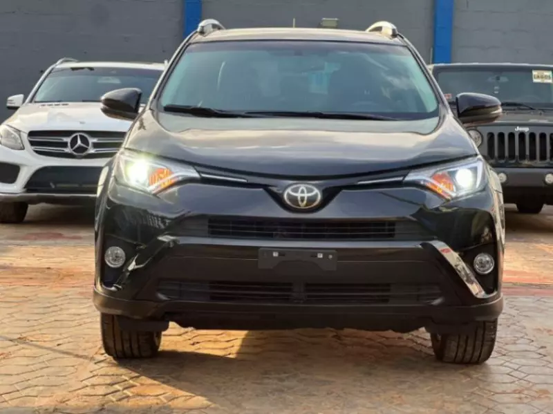 Toyota RAV 4   - 2015