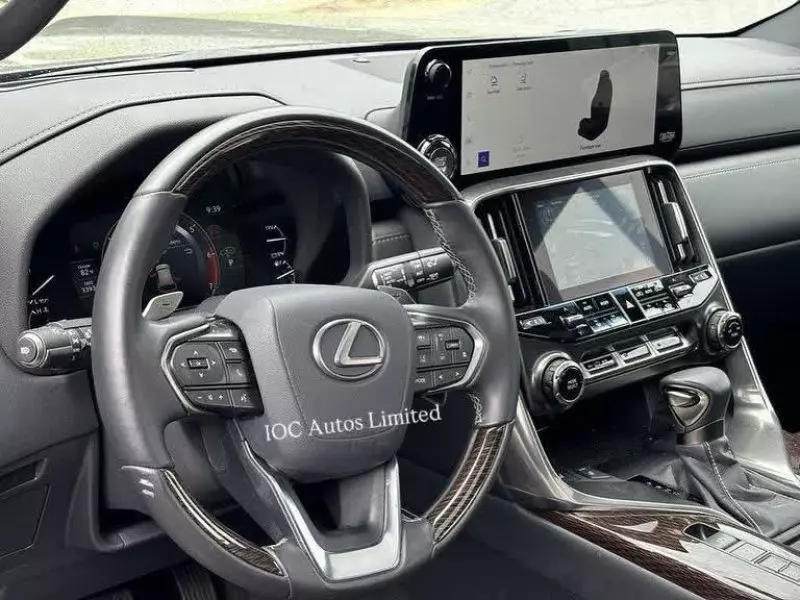 Lexus LX   - 2023