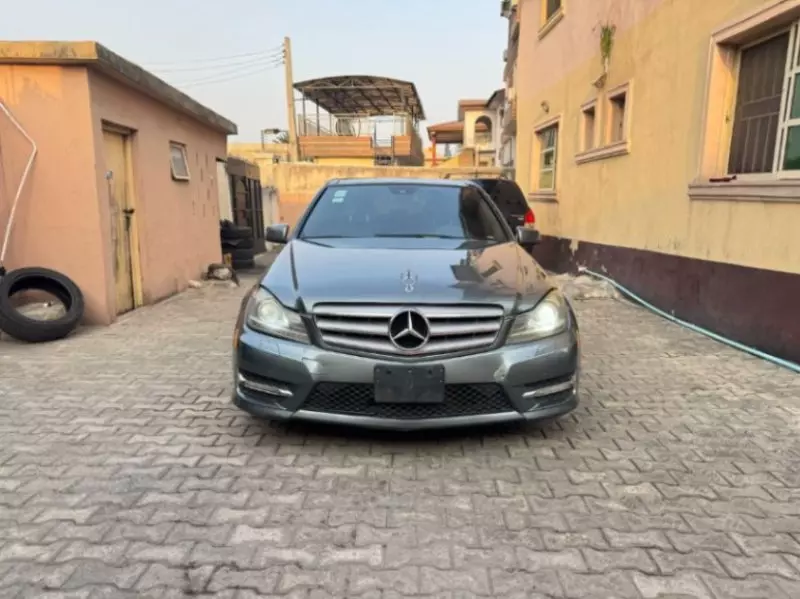 Mercedes-Benz C 300   - 2012