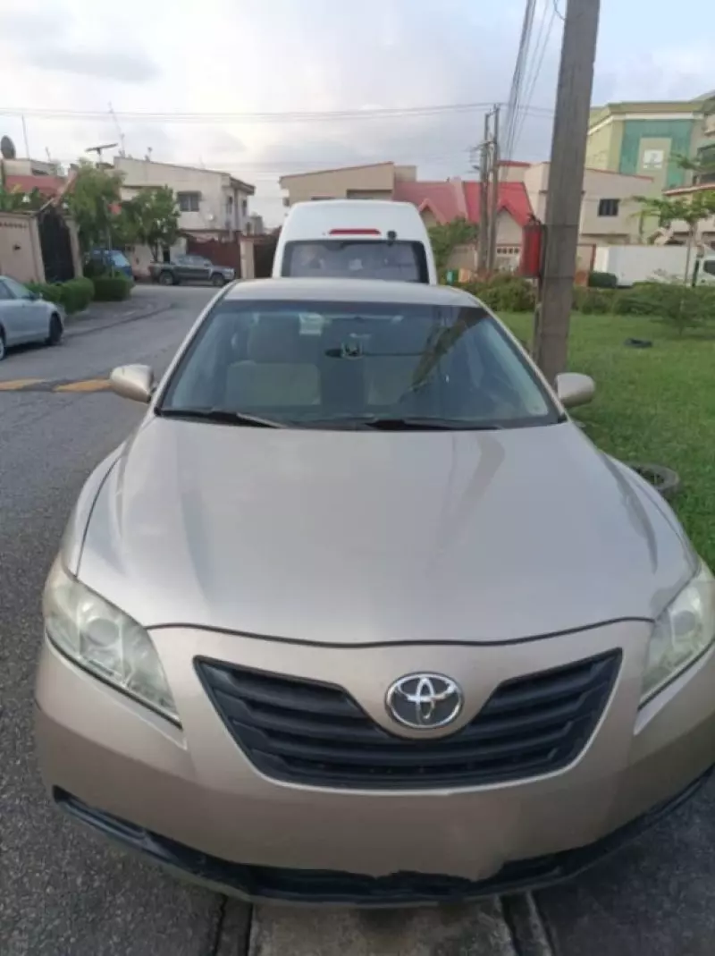 Toyota Camry   - 2008