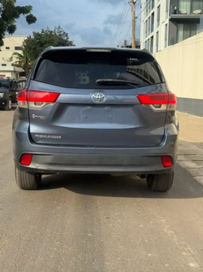 Toyota Highlander   - 2009