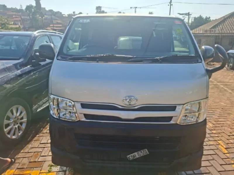 TOYOTA Hiace   - 2013