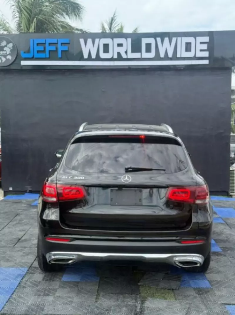 Mercedes-Benz GLC 300   - 2018