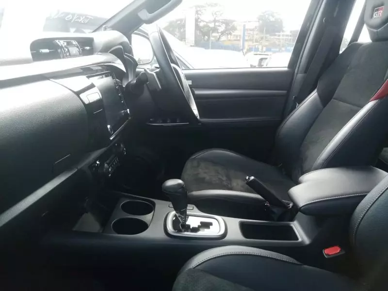 Toyota Hilux   - 2023