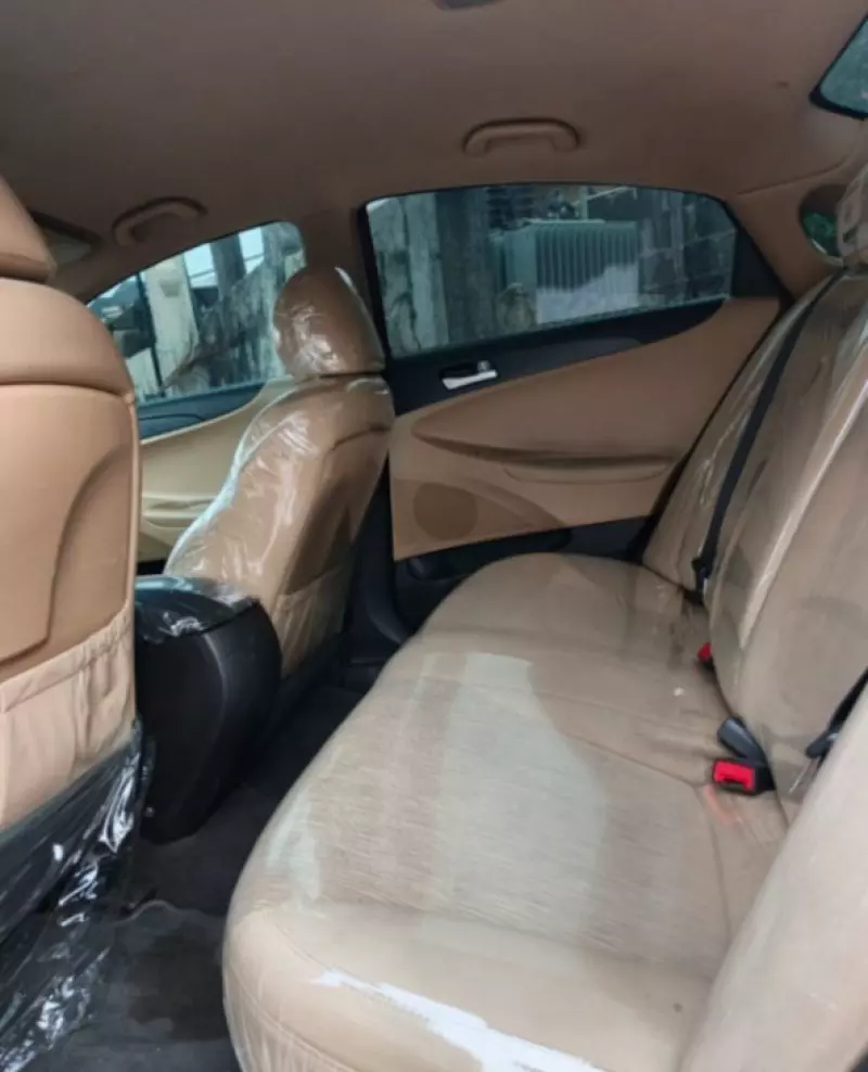 Hyundai Sonata   - 2013