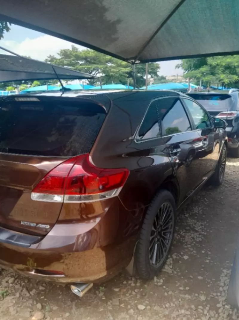 Toyota Venza   - 2015