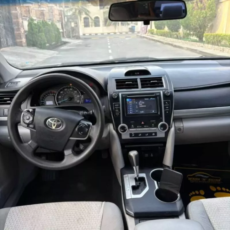 Toyota Camry   - 2012