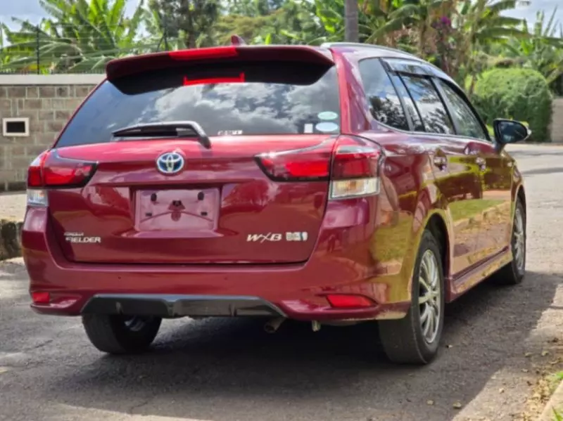Toyota Fielder hybrid    - 2018