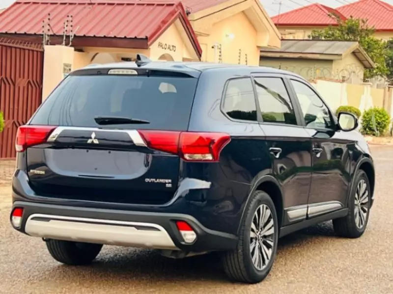 Mitsubishi OUTLANDER   - 2019