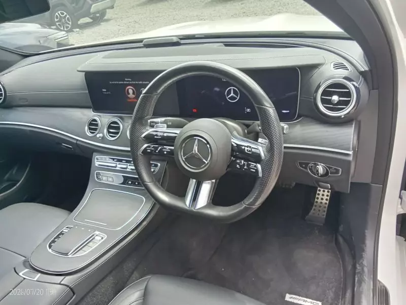 Mercedes-Benz E200 - 2020