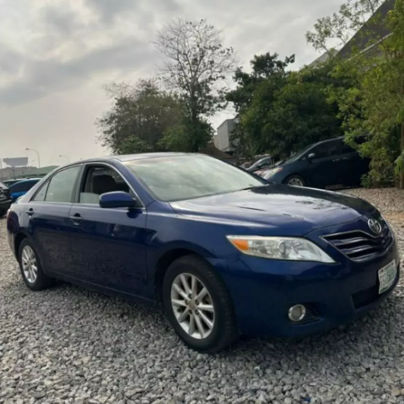Toyota Camry   - 2010