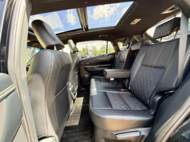 Toyota Harrier   - 2018