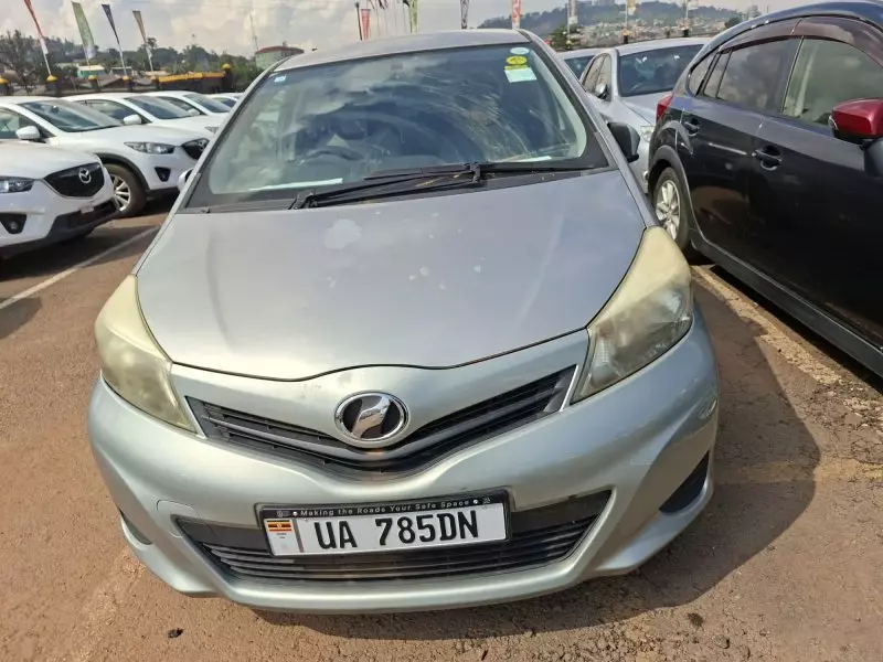 Toyota Vitz   - 2012