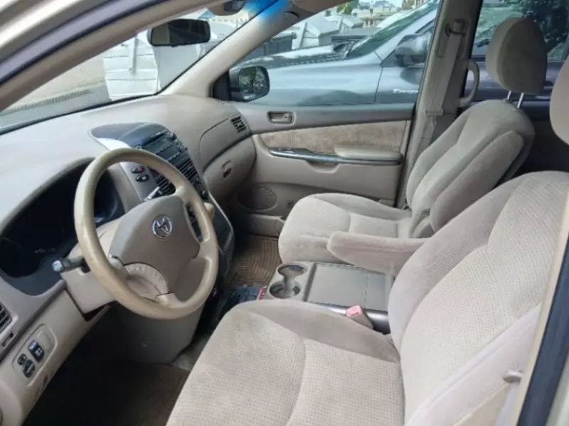 Toyota Sienna   - 2009