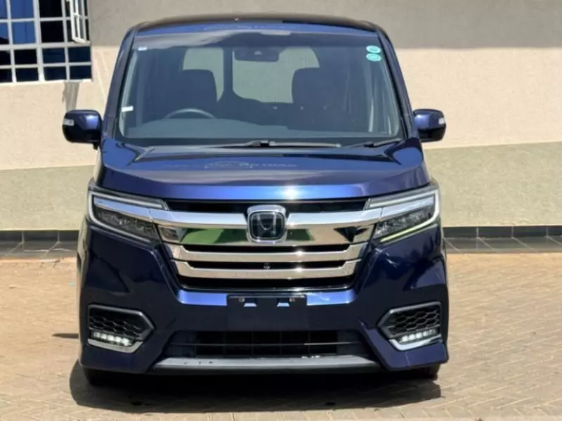 Honda Stepwgn Spada   - 2018