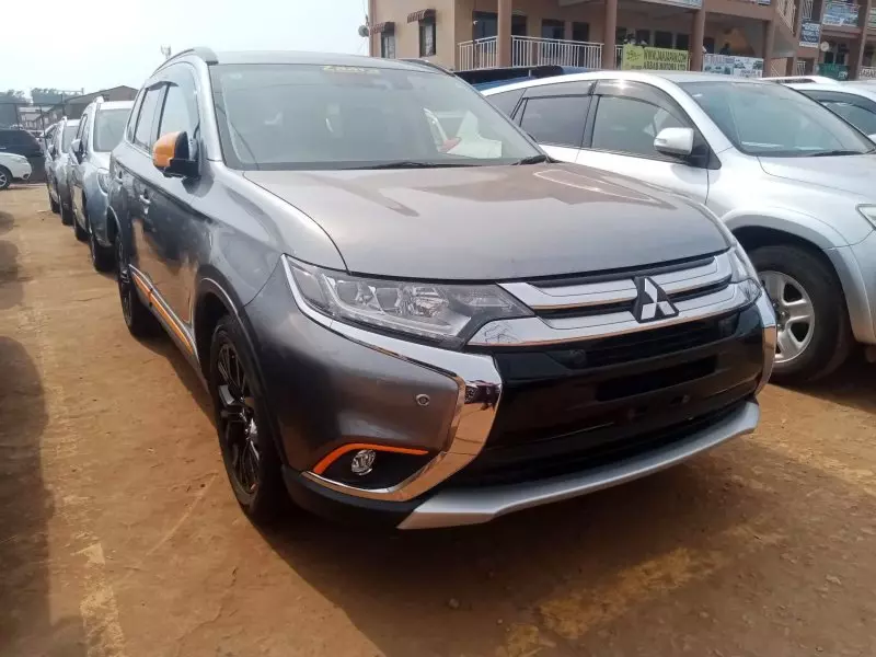 Mitsubishi OUTLANDER   - 2017