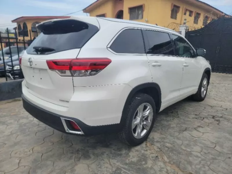 Toyota Highlander   - 2018
