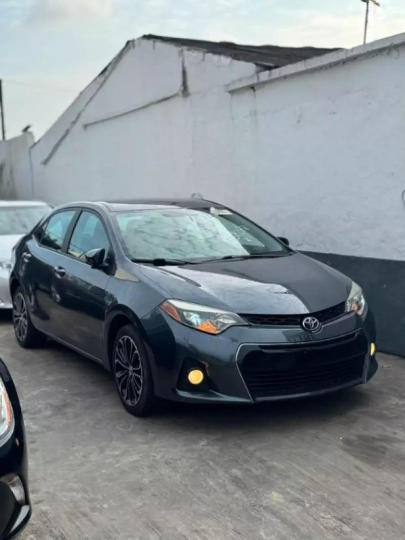 TOYOTA Corolla   - 2015
