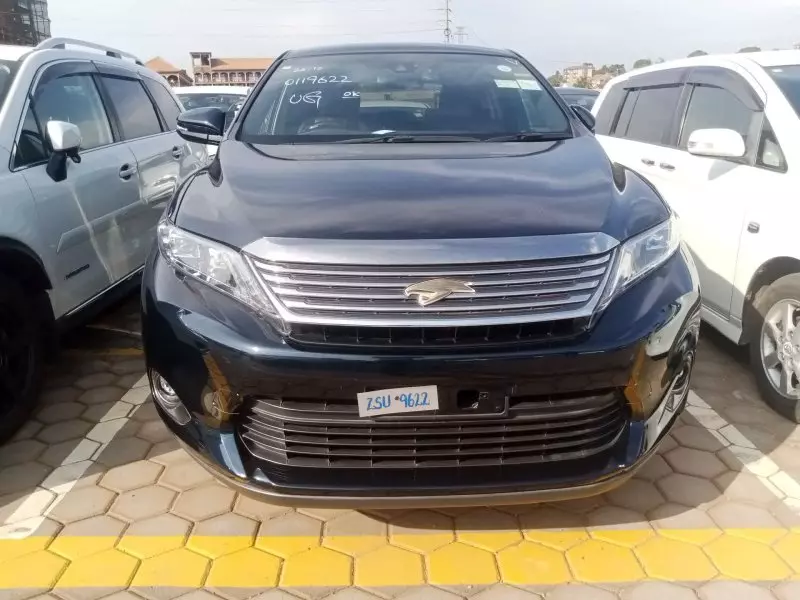 Toyota Harrier   - 2017